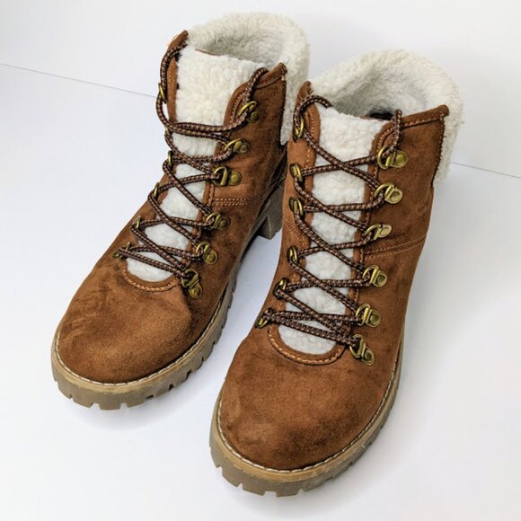 St. John's Bay Faux Fur Lined Booties Womens 8 Tan Casual Brown Hiking Boot - Picture 2 of 7